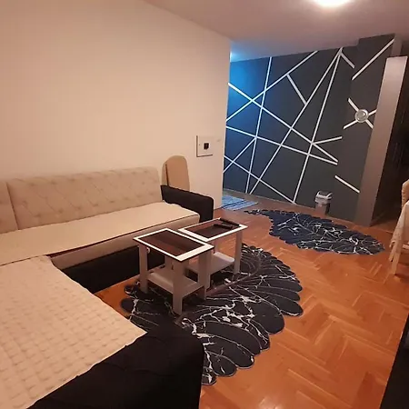 Apartmán Luxury Apartment, Stup,