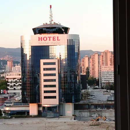 Luxury Apartment, Stup, Near Airport Apartman *