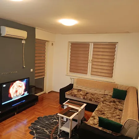 Luxury Apartment, Stup,