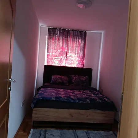 Luxury Apartment, Stup, Near Airport *