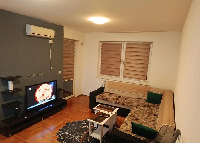 Luxury Apartment, Stup,